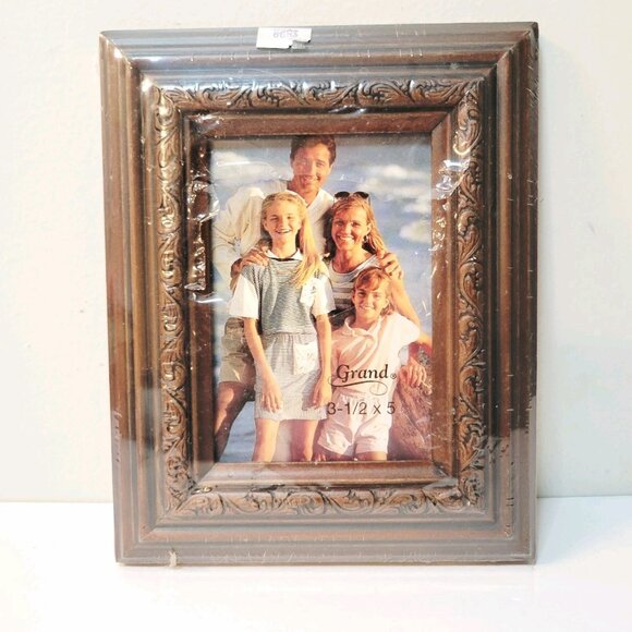 Vtg Grand 3.5 X 5 Photo Freestanding Ornate Wood Frame Made In Thailand - Picture 1 of 5
